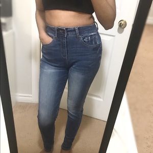 Vintage Style Light Washed Skinny Jeans